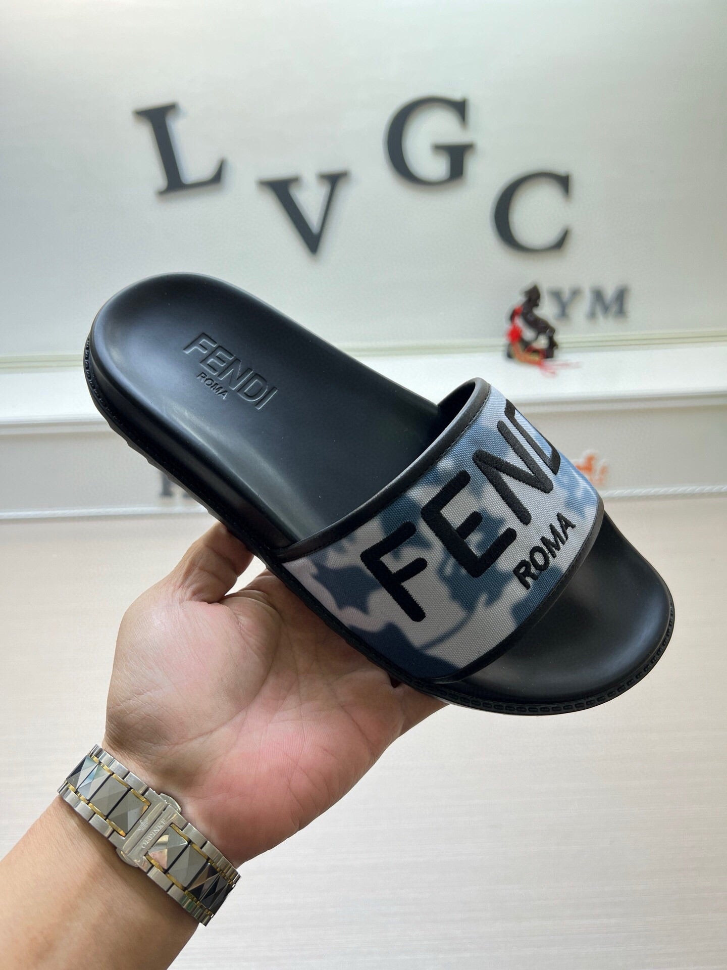 Z5ZF24 Popular slippers