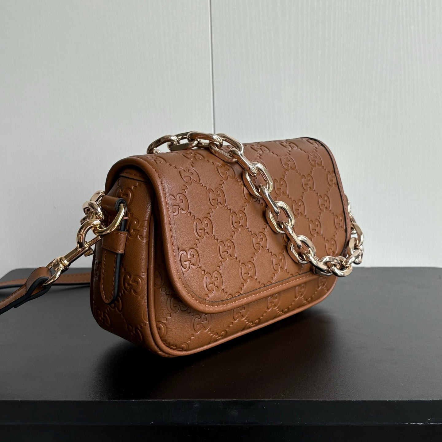 B1P36C60 Popular leather bag