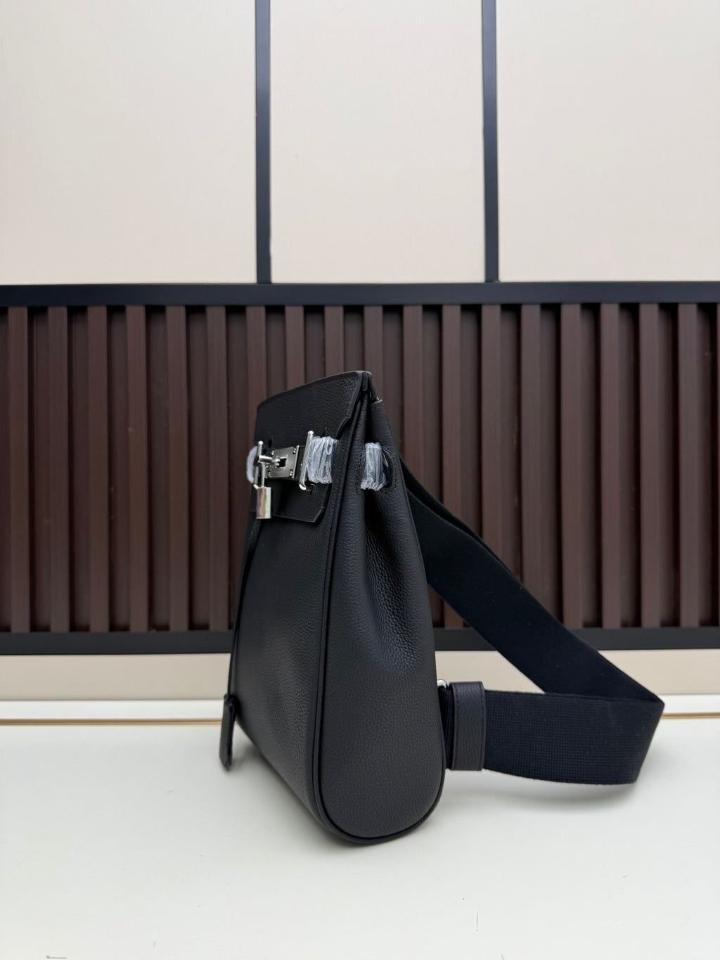 B1P36H45 Popular leather bag