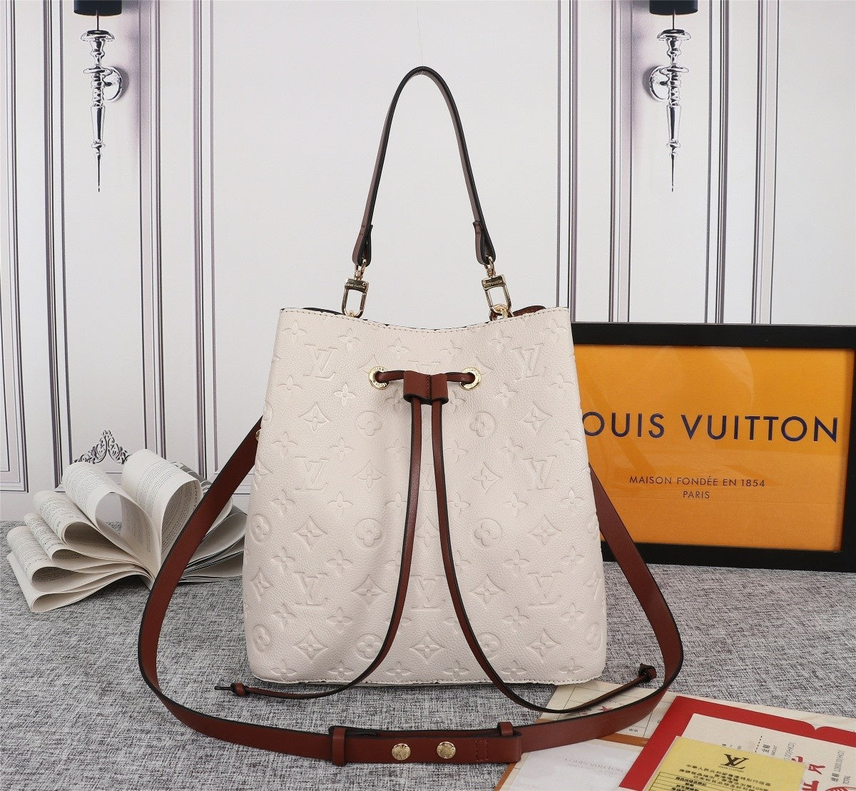 B12X73E60 Popular leather bag 