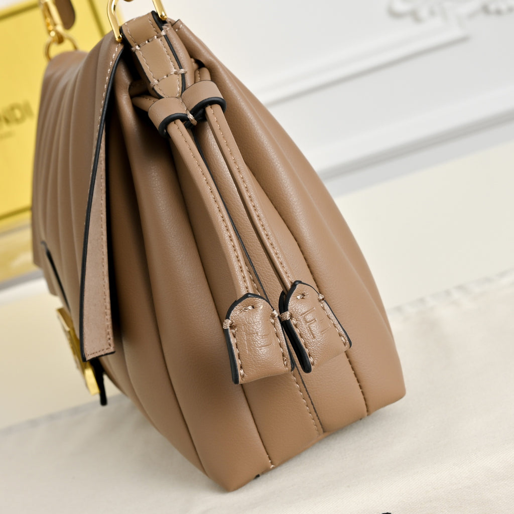 B1P36F106 Popular leather bag
