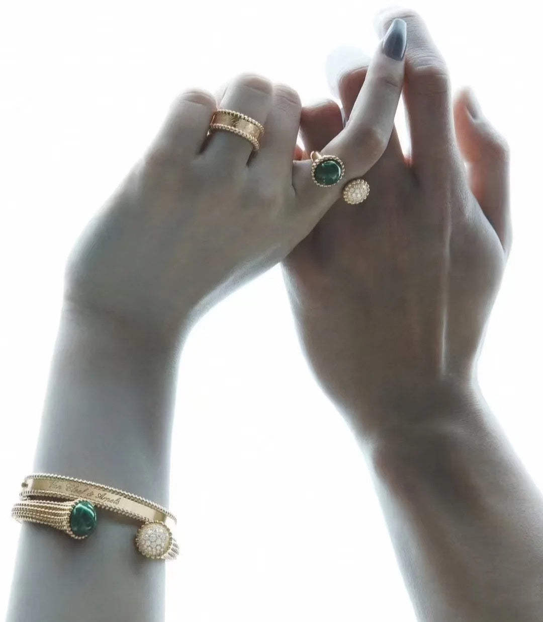 X5Q85VC102K  Popular Bracelets