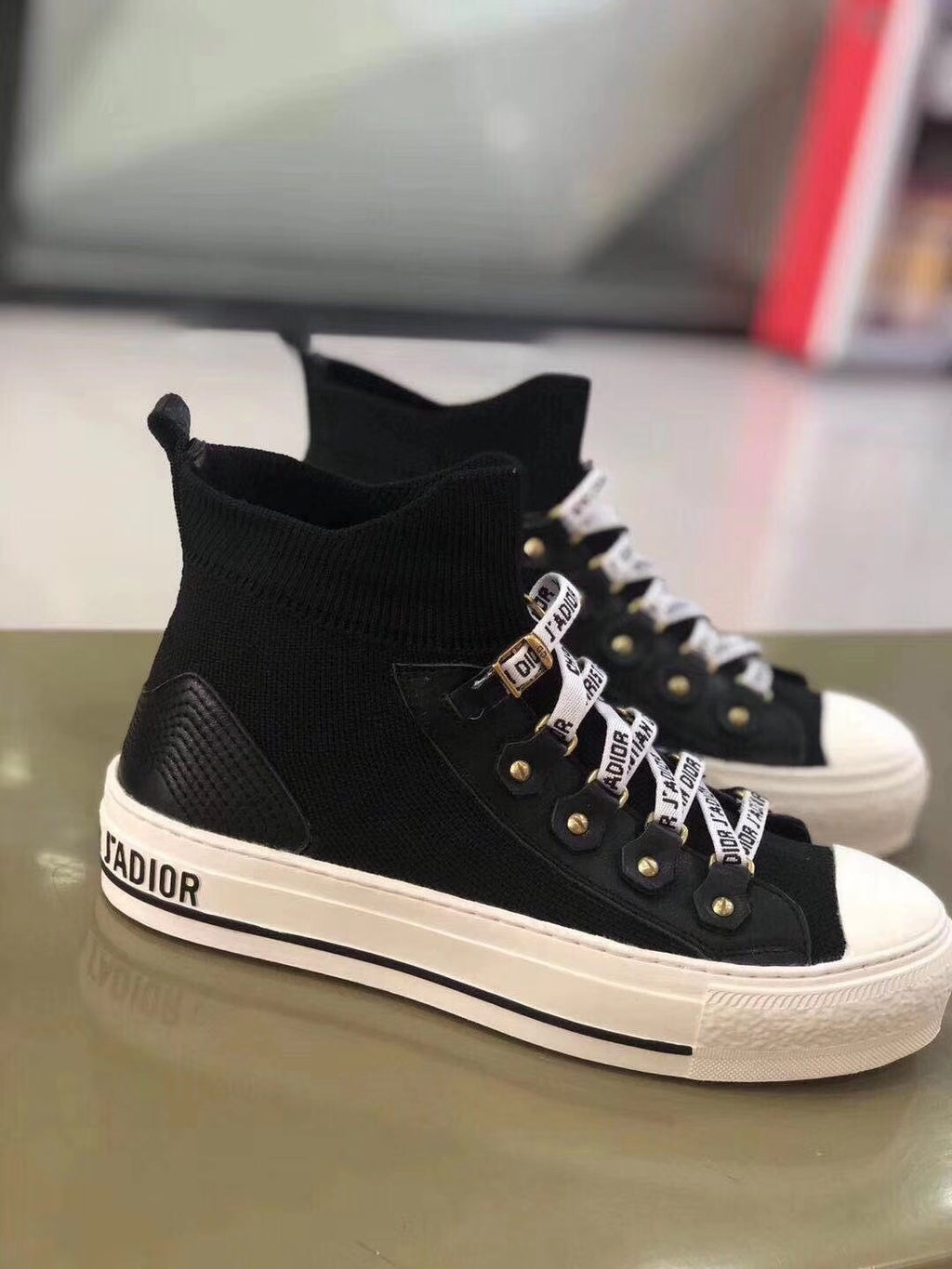 Z2Q105D426 Popular high-quality Shoes