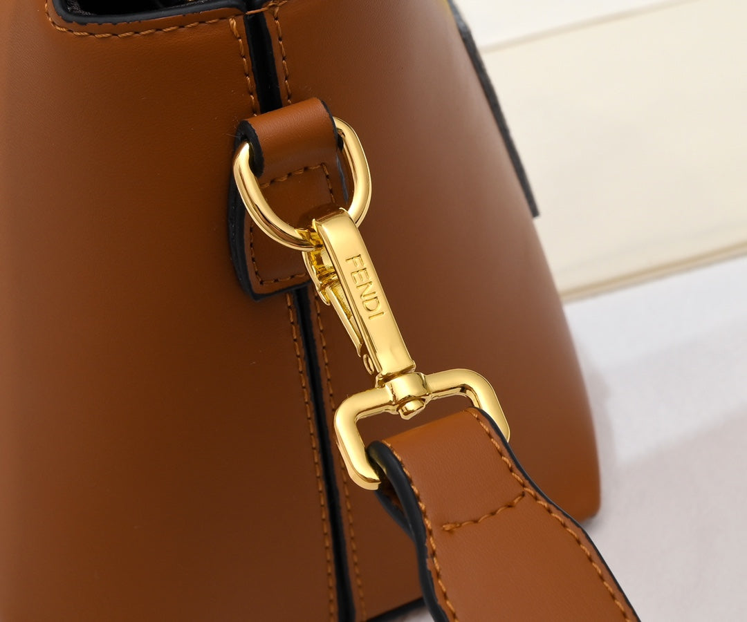 B12X43F131 Popular leather bag 