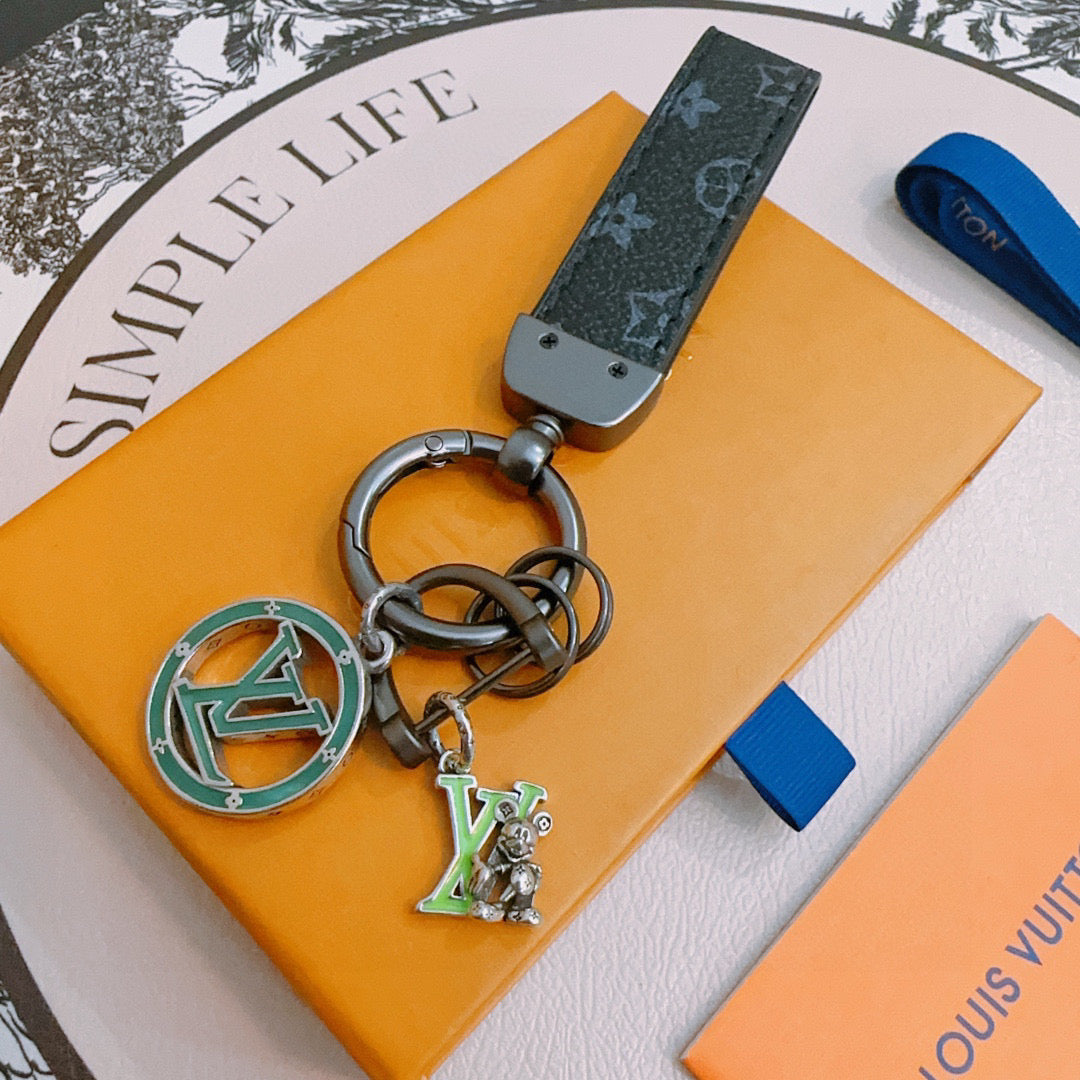 A1Z105E68 Popular bag 's charms accessories
