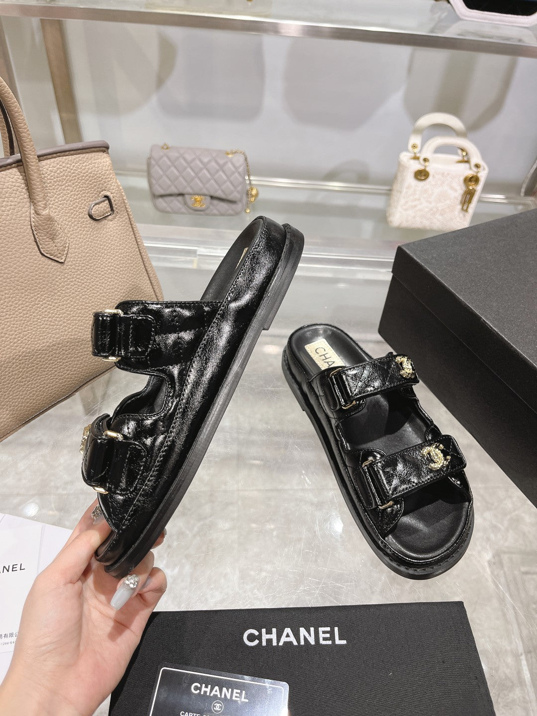 Z2R45C9  Popular leather shoes