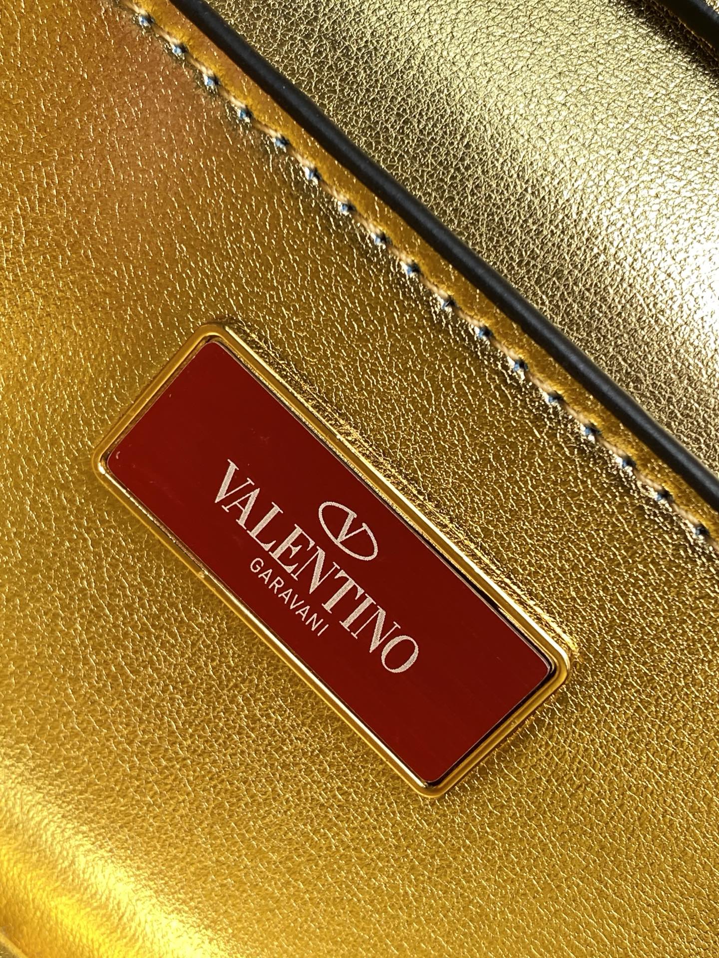 B1P36A74 Popular leather bag