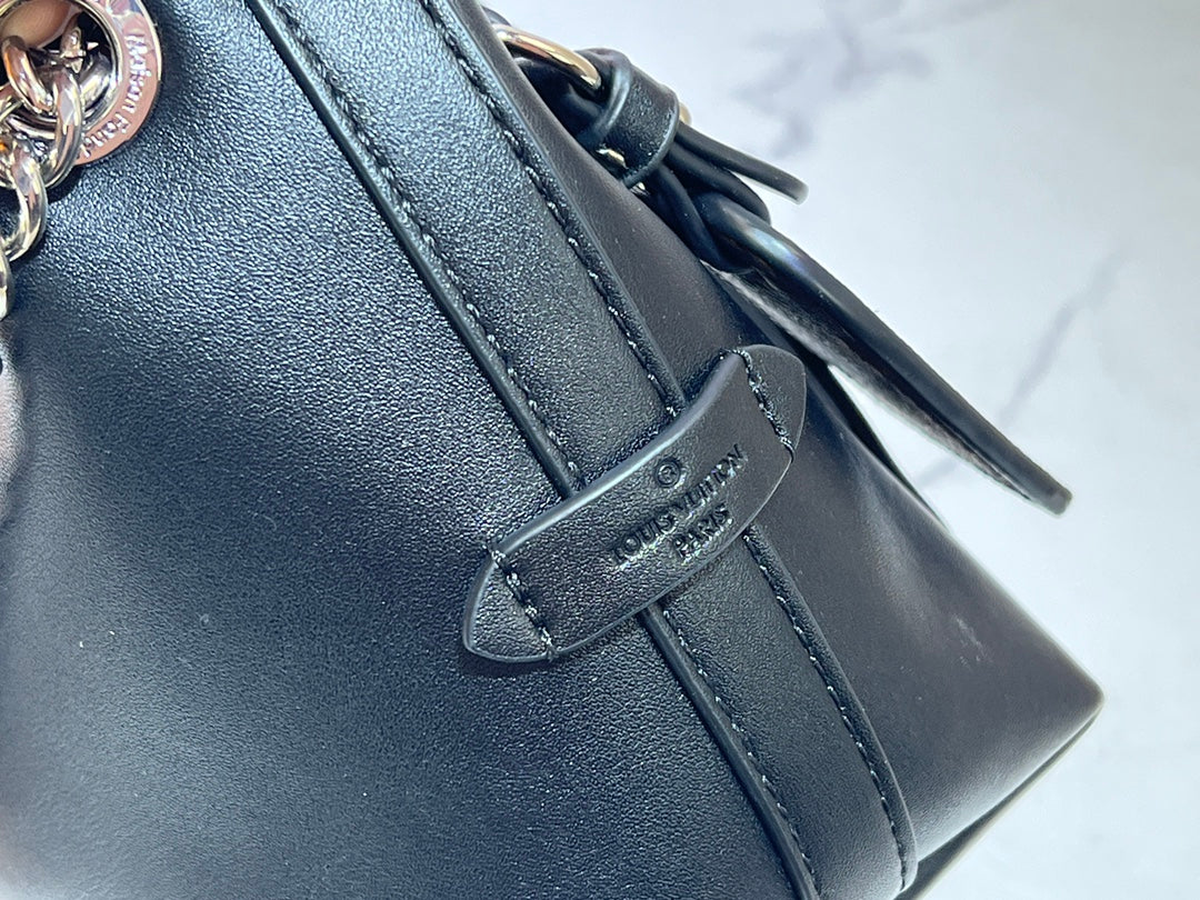 B1W35E96 Popular leather bag