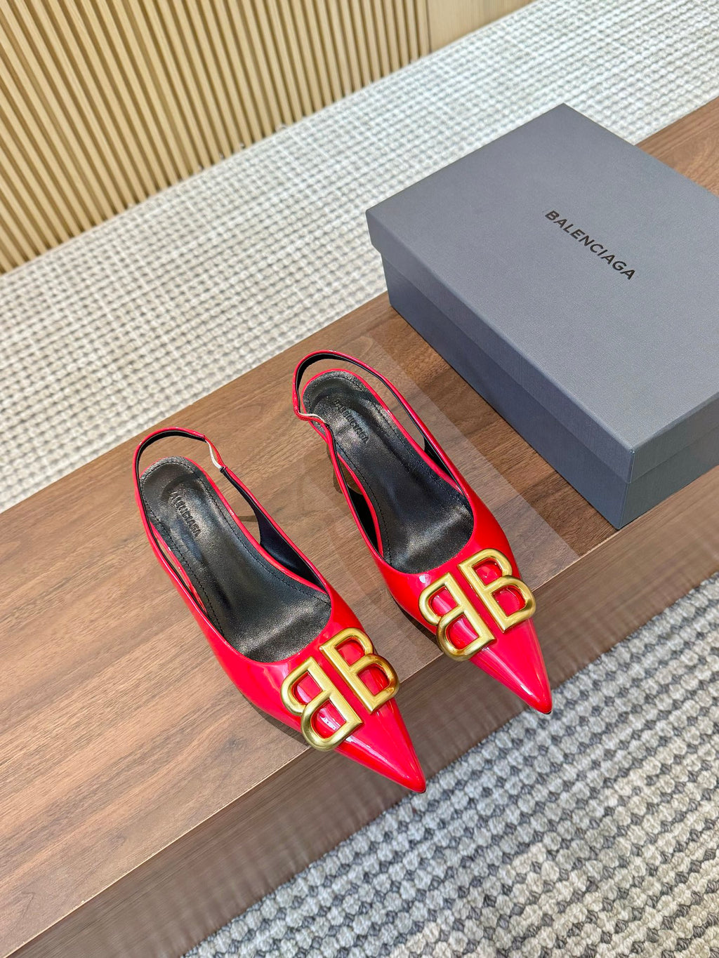 Z2Q55J45 Popular  leather High heels