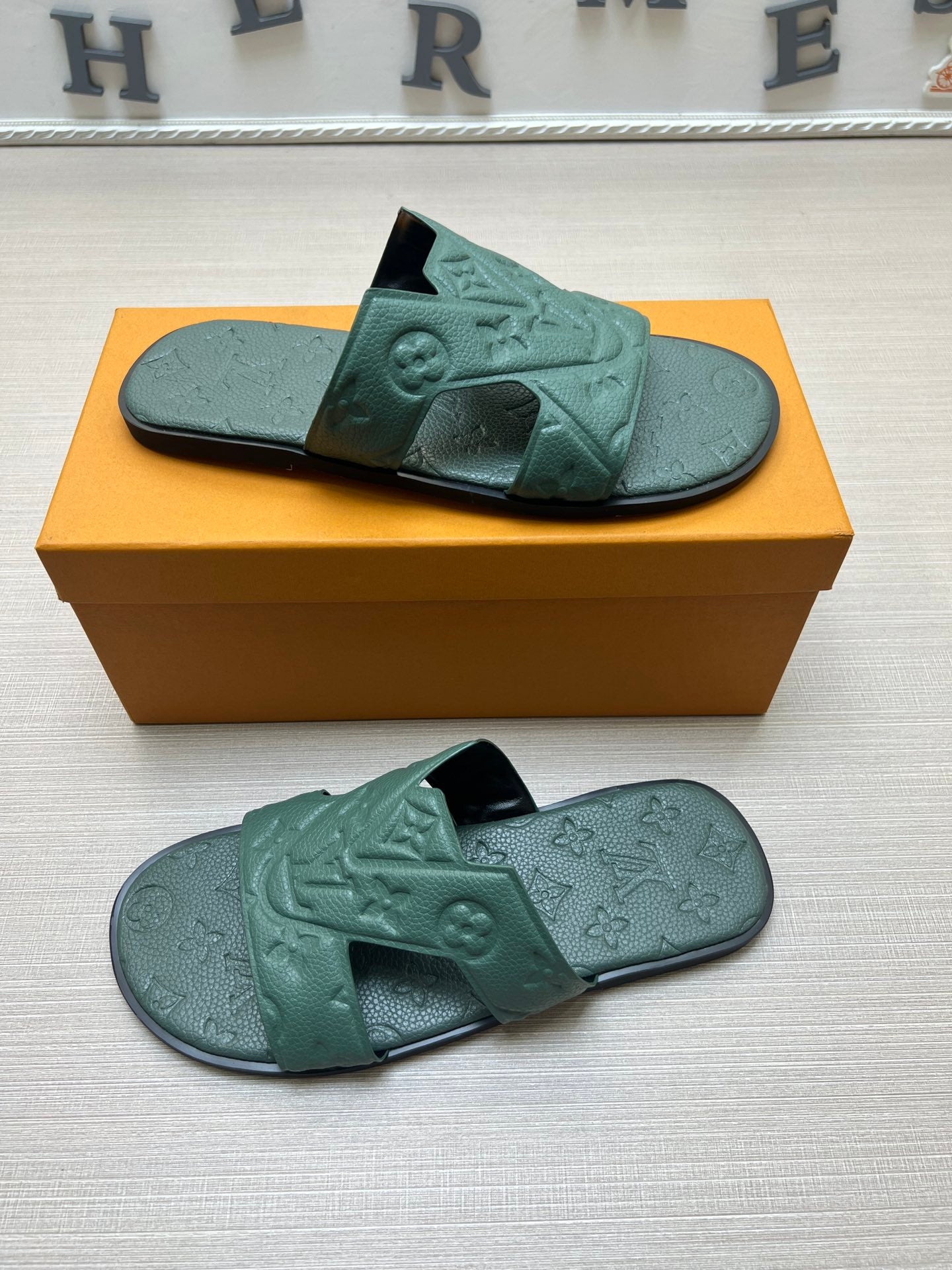 Z5ZE34 Popular slippers