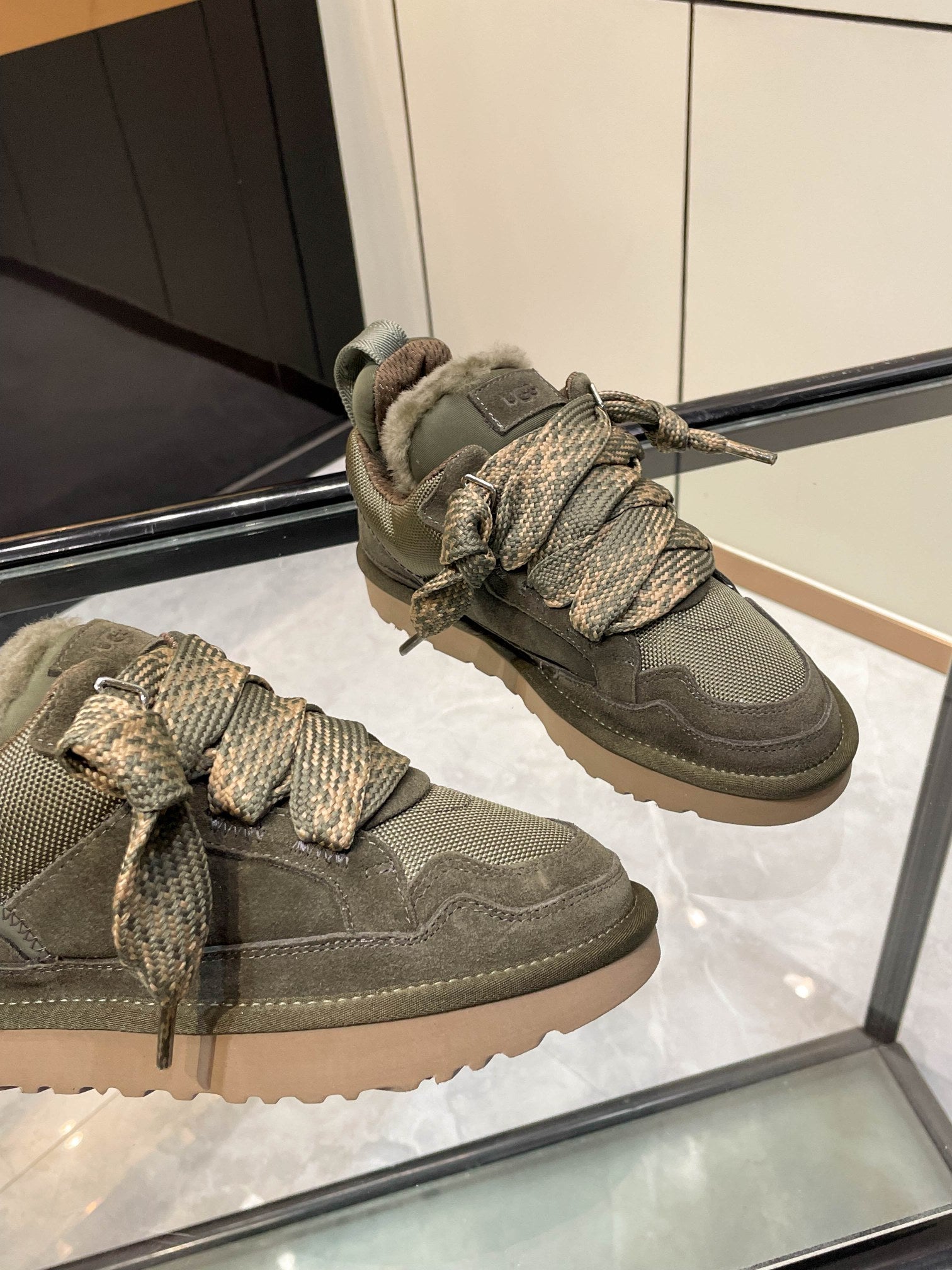 Z2Q105U262 Popular high-quality Shoes