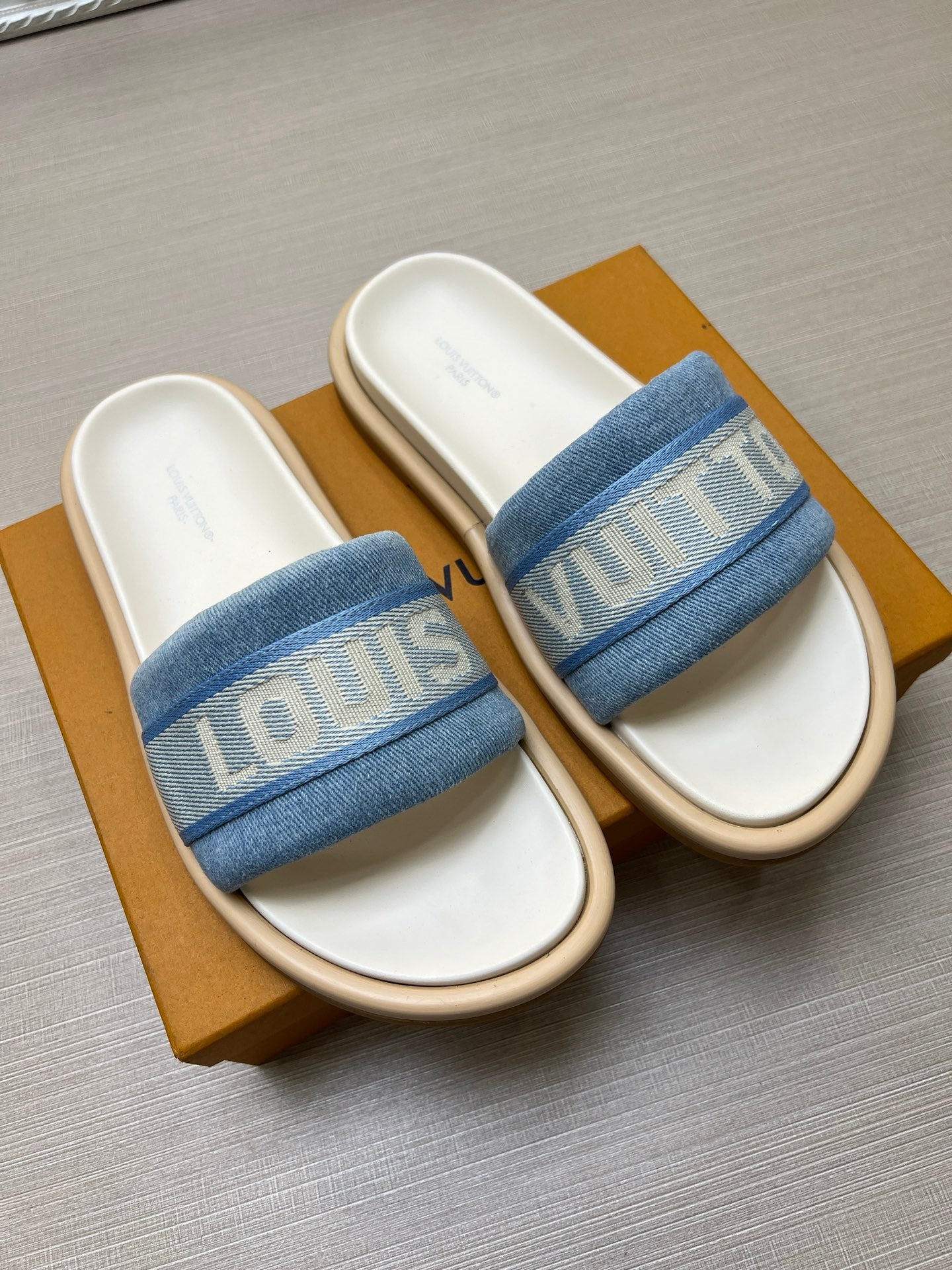 Z5Z35E301 Popular Slippers