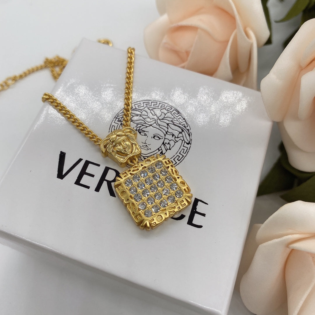 X1R75V94X Popular   Necklace