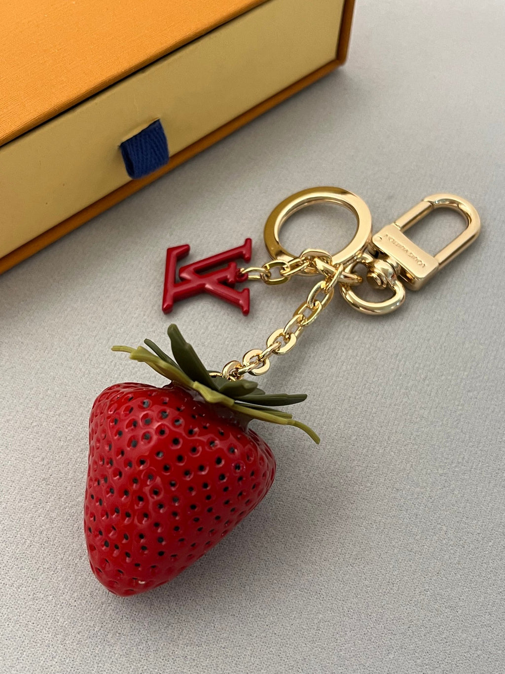 A1Z105E19 Popular bag 's charms accessories