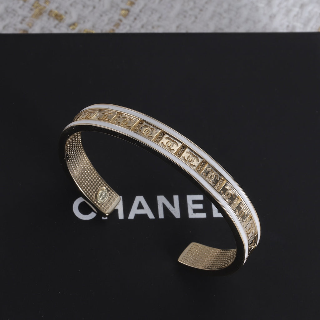 X1Z34C315K  Popular Bracelets