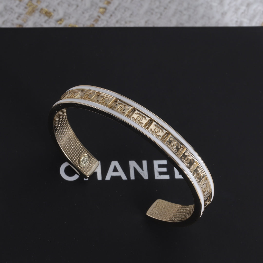X1Z34C315K  Popular Bracelets