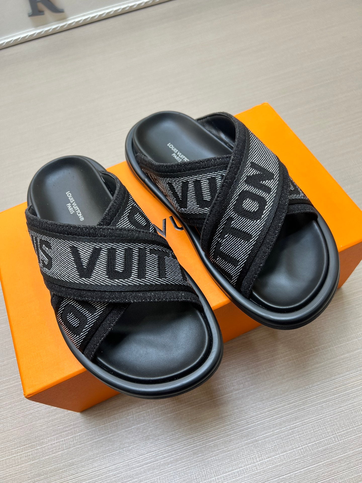 Z5Z35E273 Popular Slippers
