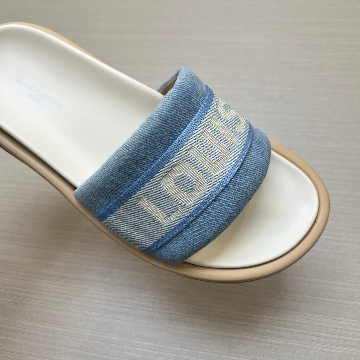 Z5Z35E301 Popular Slippers