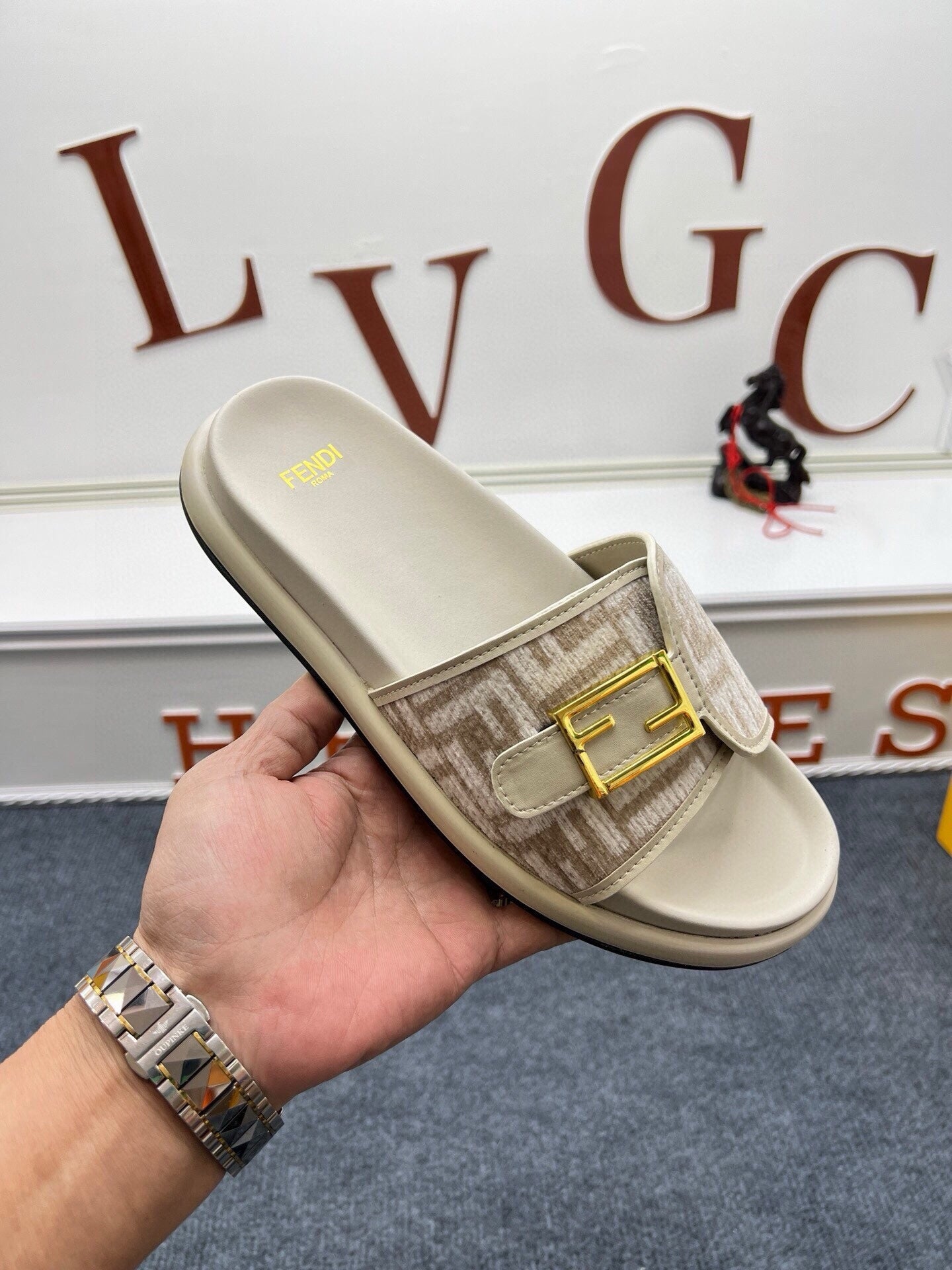 Z5ZF37 Popular slippers
