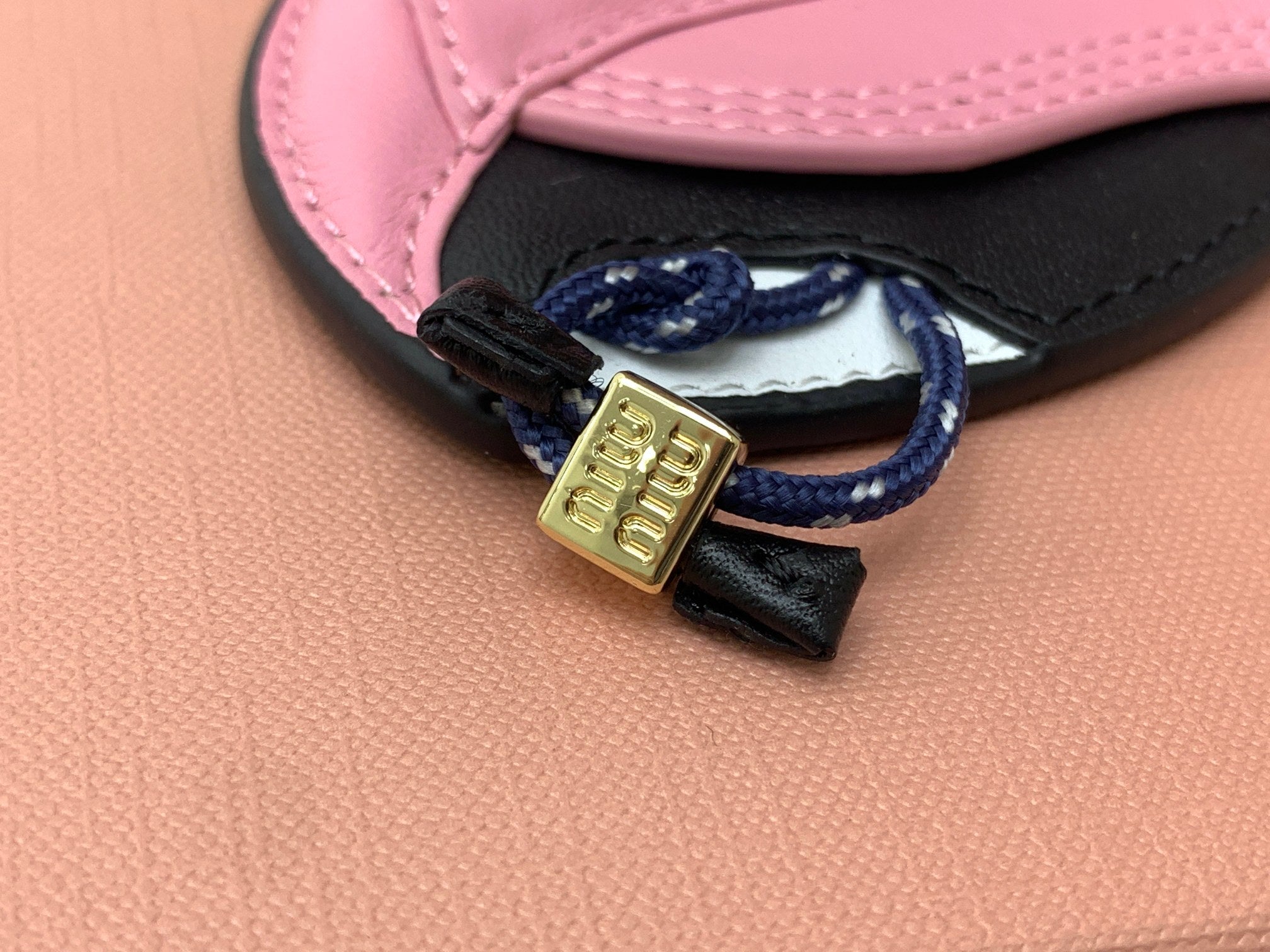 A1R76A60 Popular bag 's charms accessories