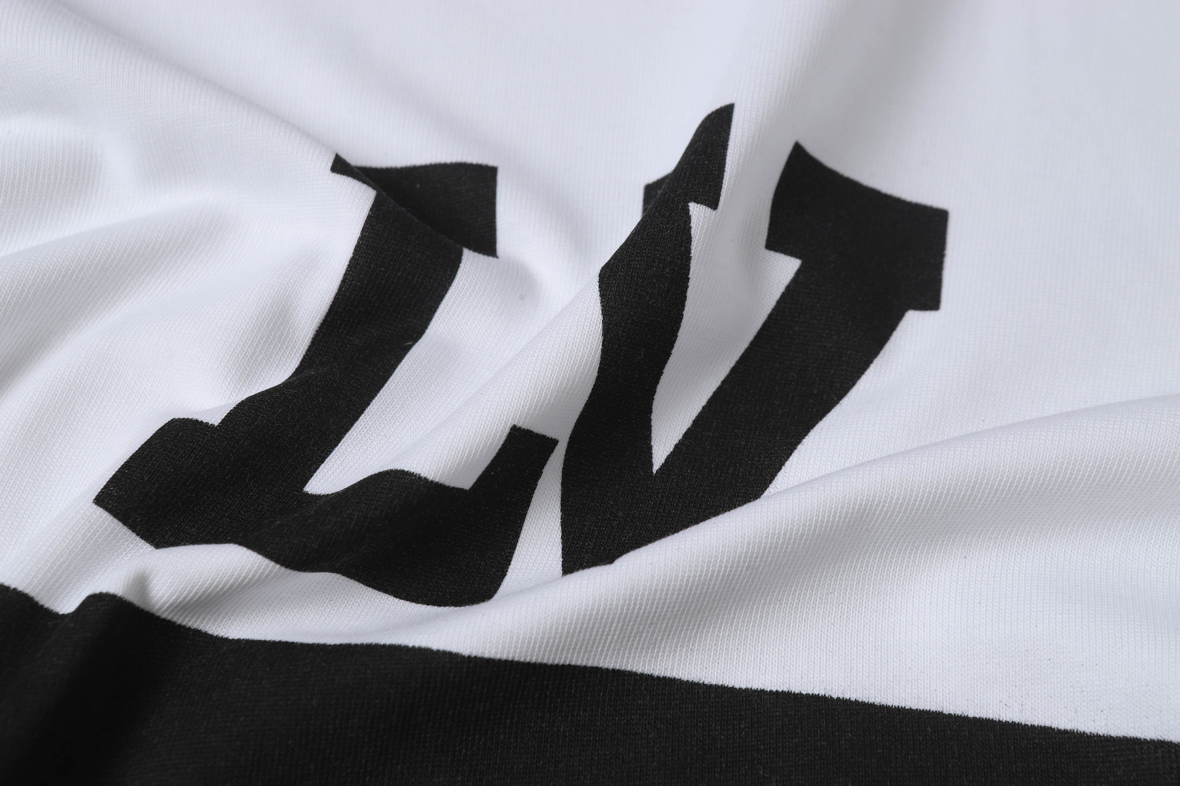 U1R45E145 Popular T-shirt