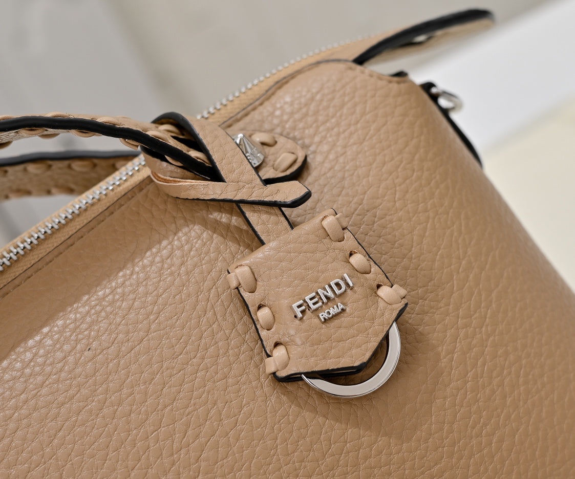 B1W35F109 Popular  leather bag
