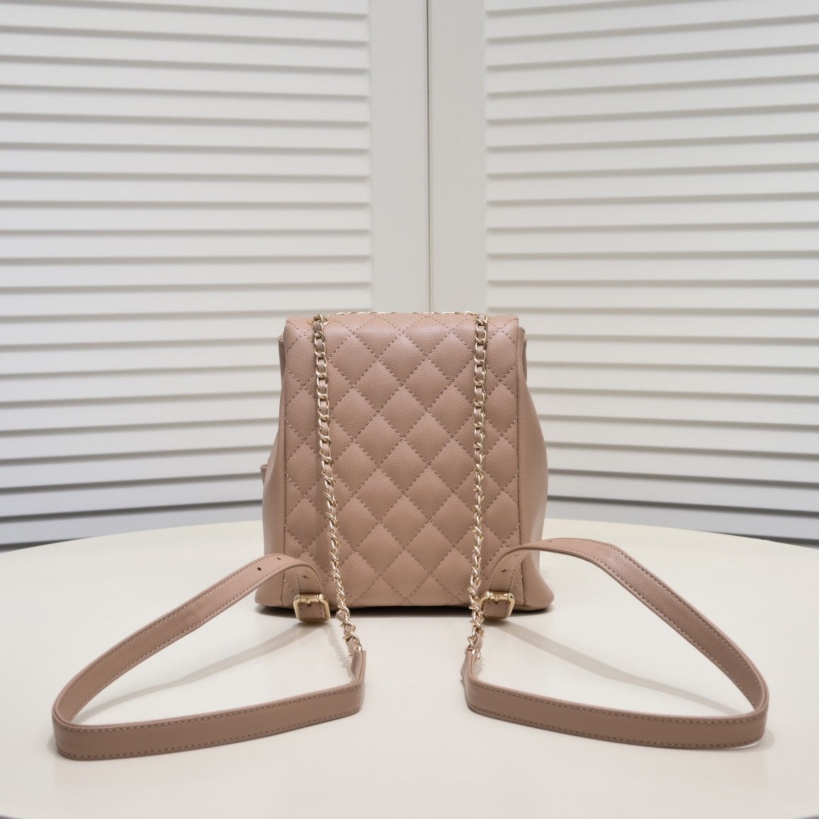B1X43C66 Popular leather bag 
