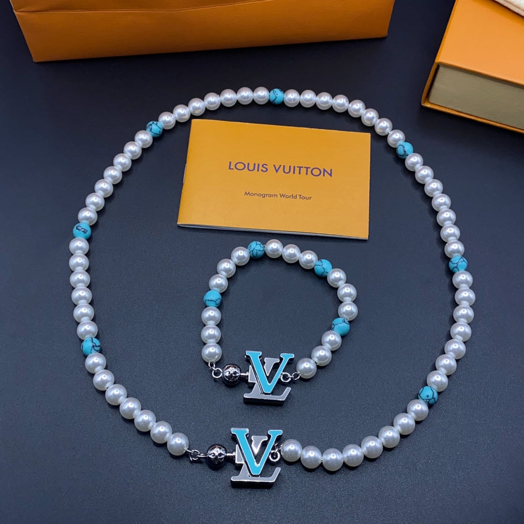 X1Q85E341X Popular Necklaces. Bracelets