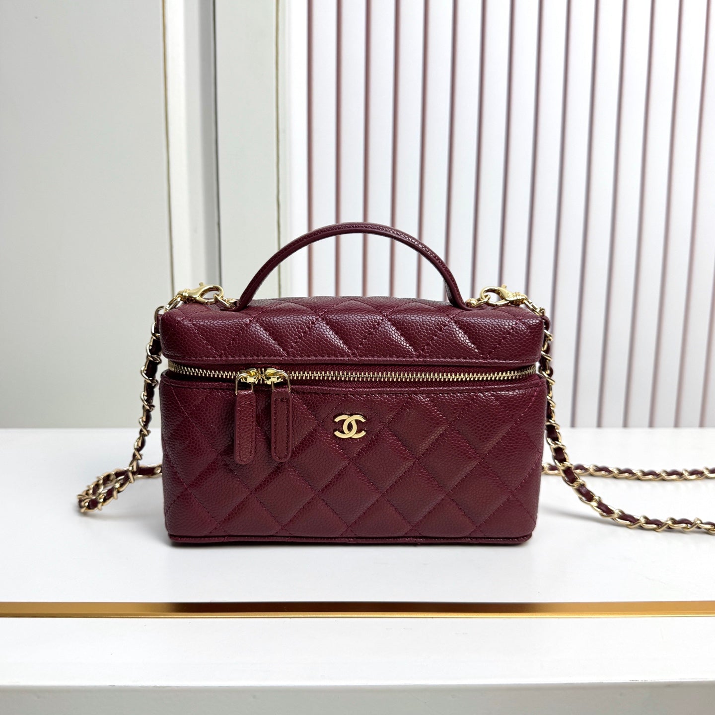 B1X66C19  Popular leather bag