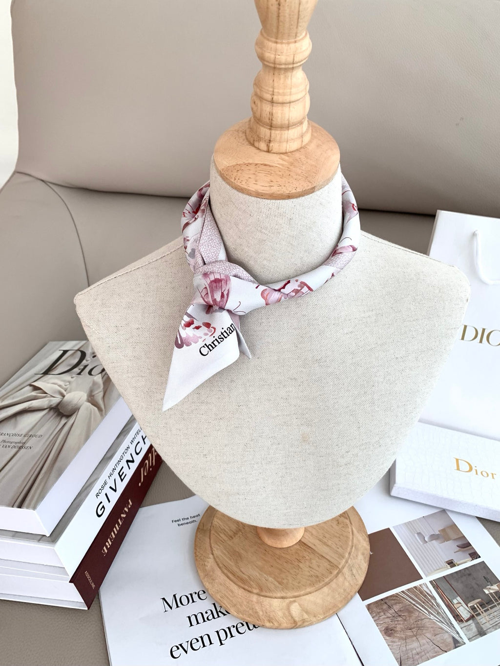 W1N46D41 Popular Silk Scarve