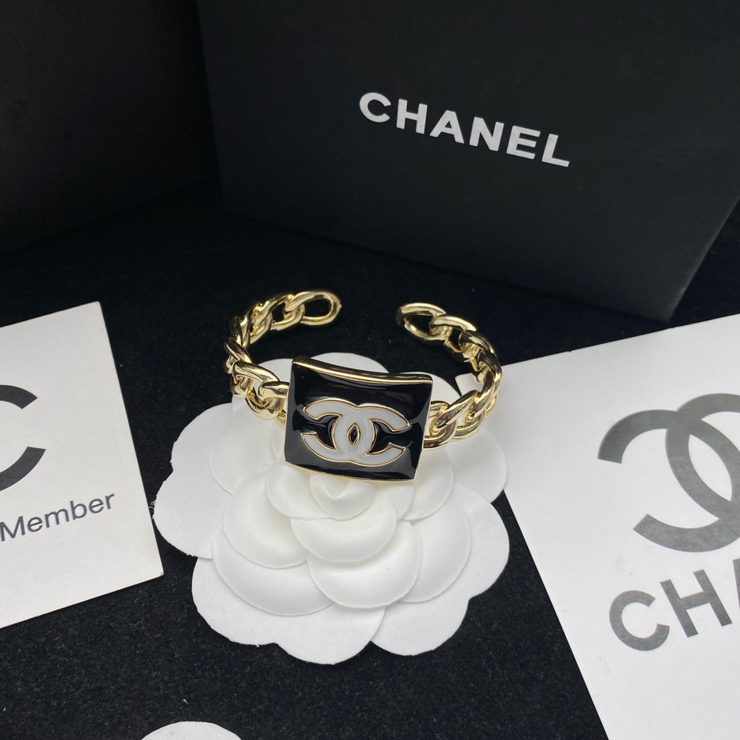 X1X83C567K  Popular bracelet