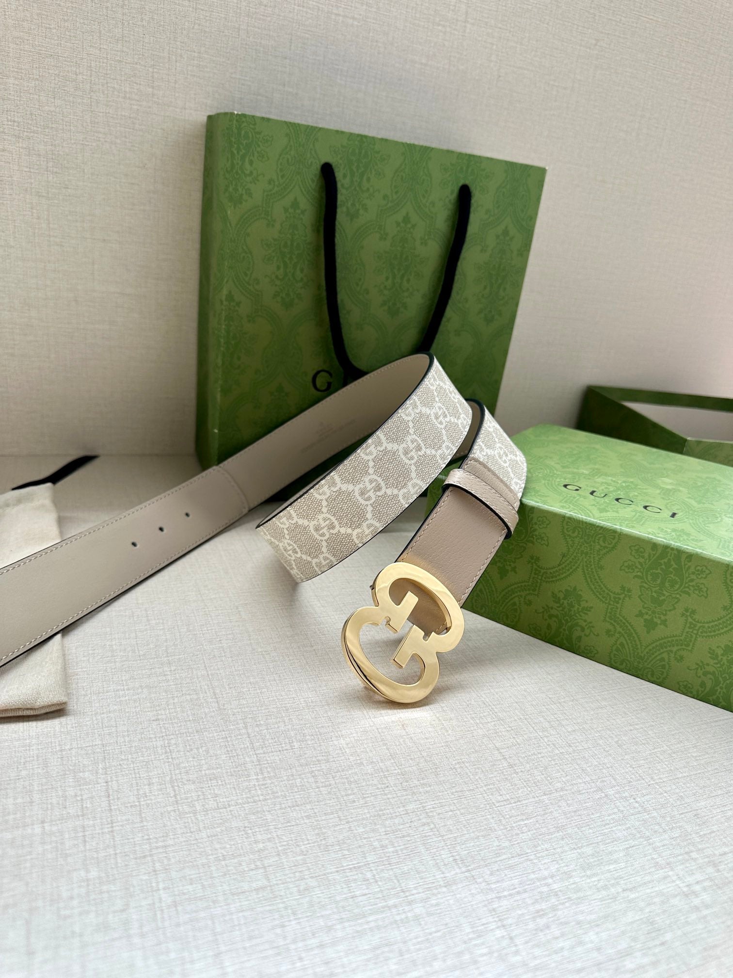P1R55B229 Popular High quality belt With full package