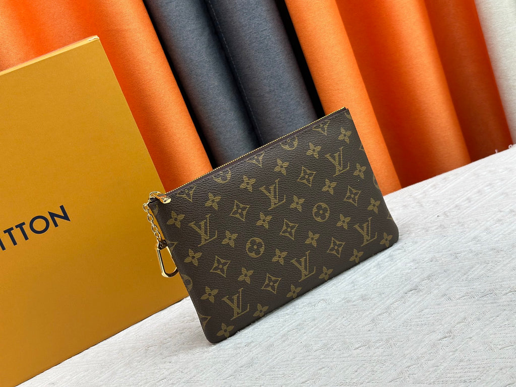 B1N95E10 Popular leather   Wallets
