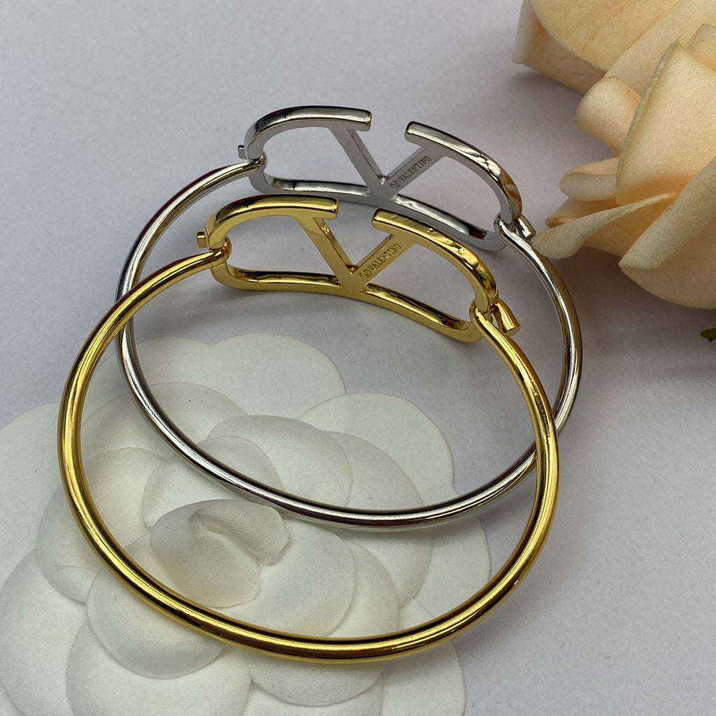 X1Y83VL75K  Popular Bracelets