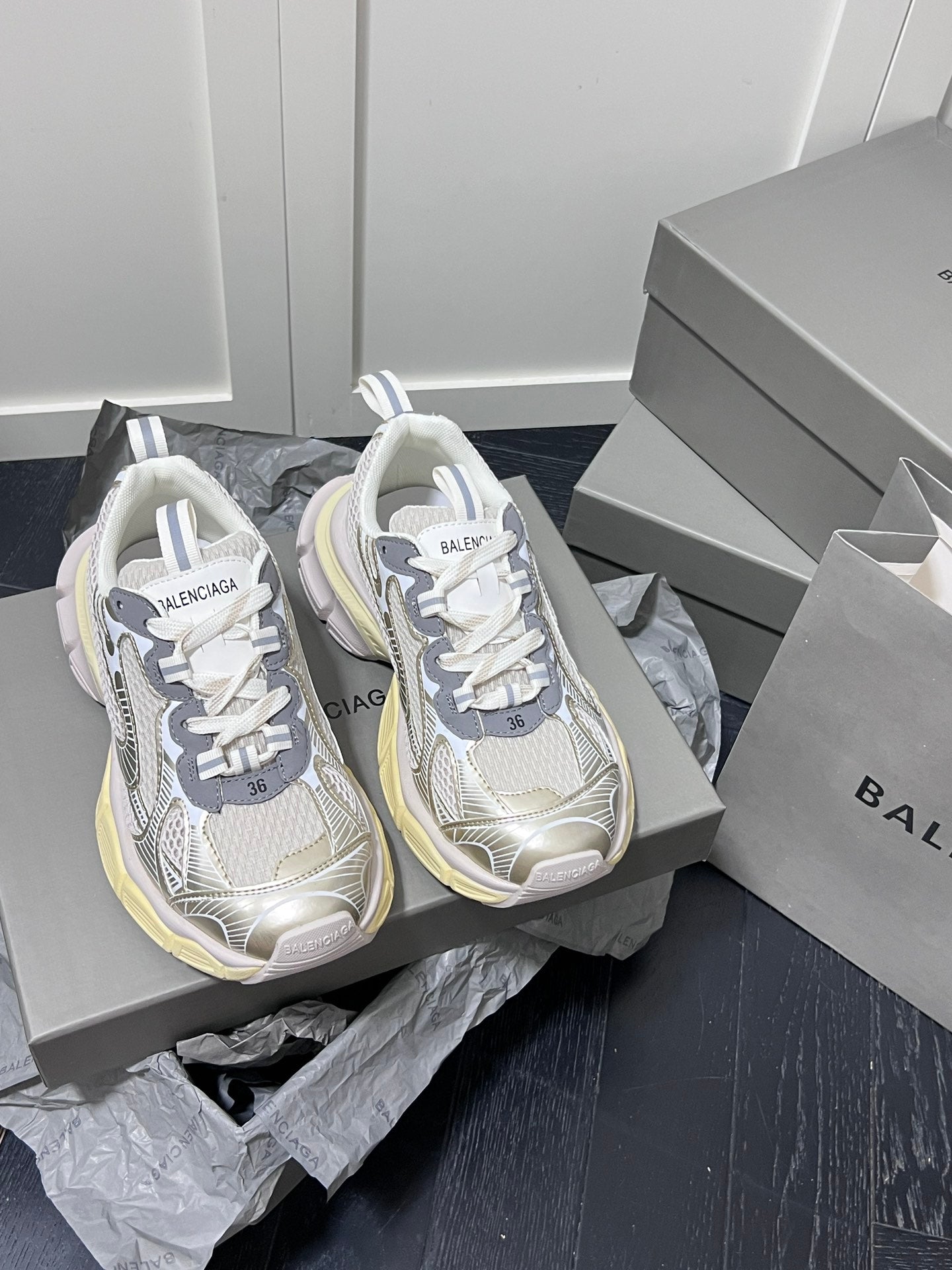 Z1Z54J115 Popular shoes