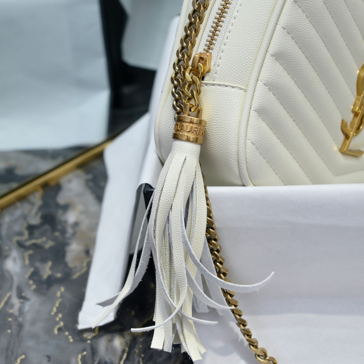 B1R46SL5  Popular leather bags