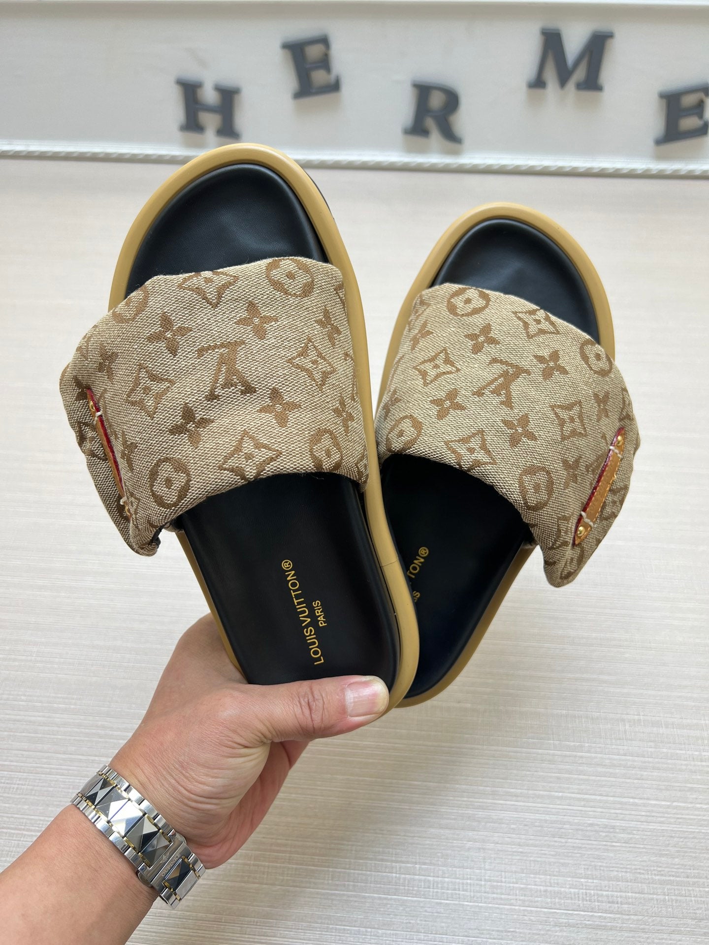 Z5ZE100 Popular slippers Sole thickness 5cm