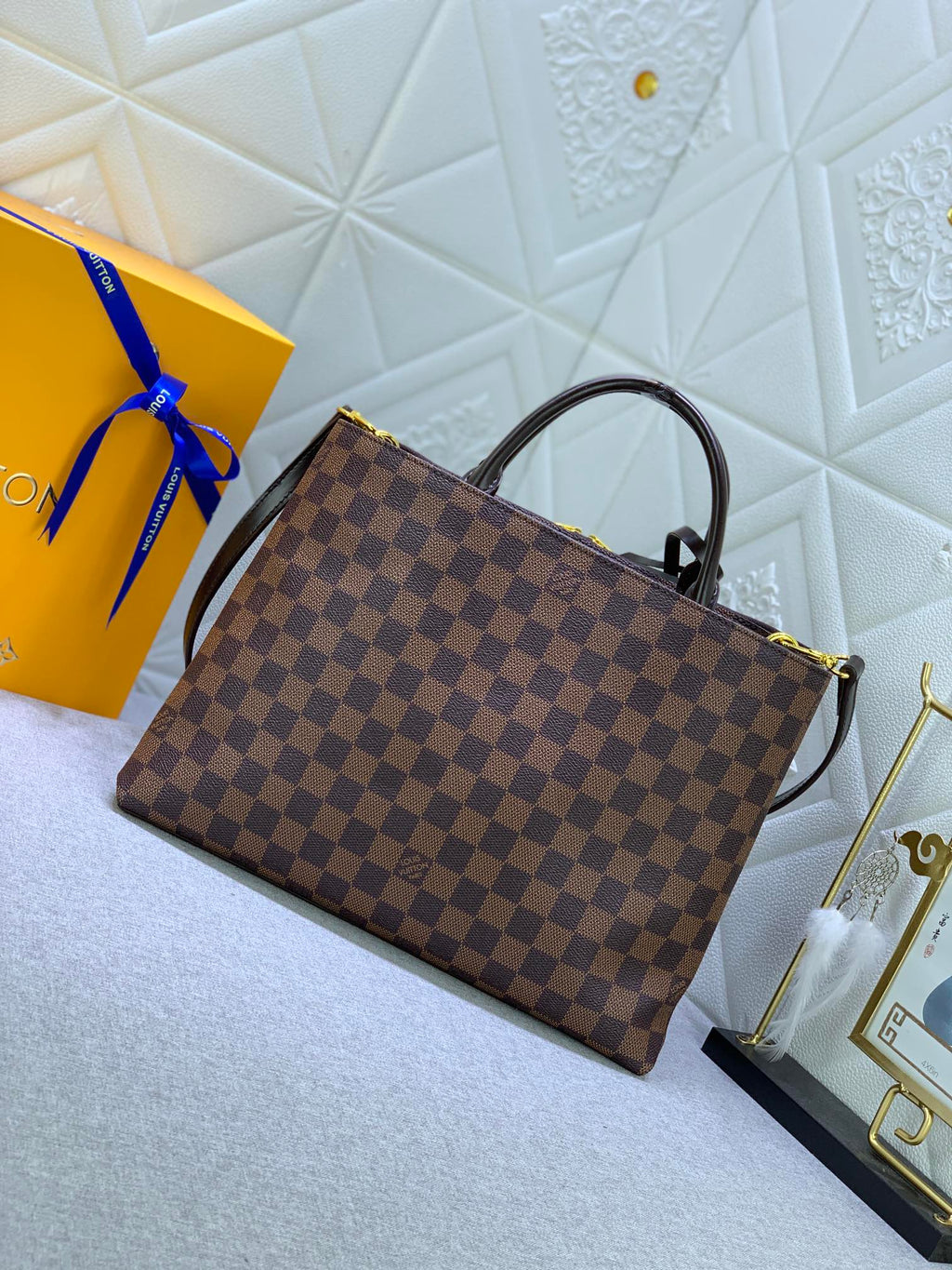 B12X44E330 Popular   leather bag 