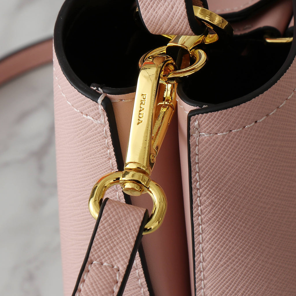 B1W35P102 Popular  leather bag