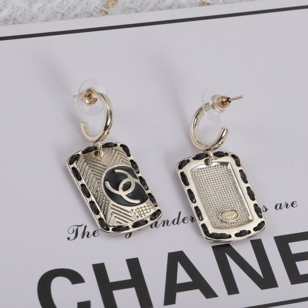 X1Z54C311E Popular Earrings