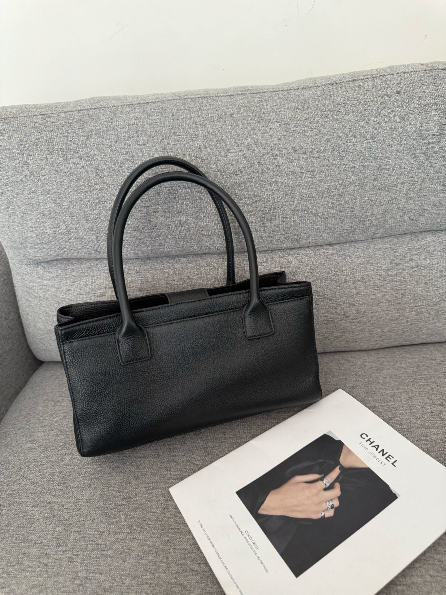B1R76C37 Popular leather bag