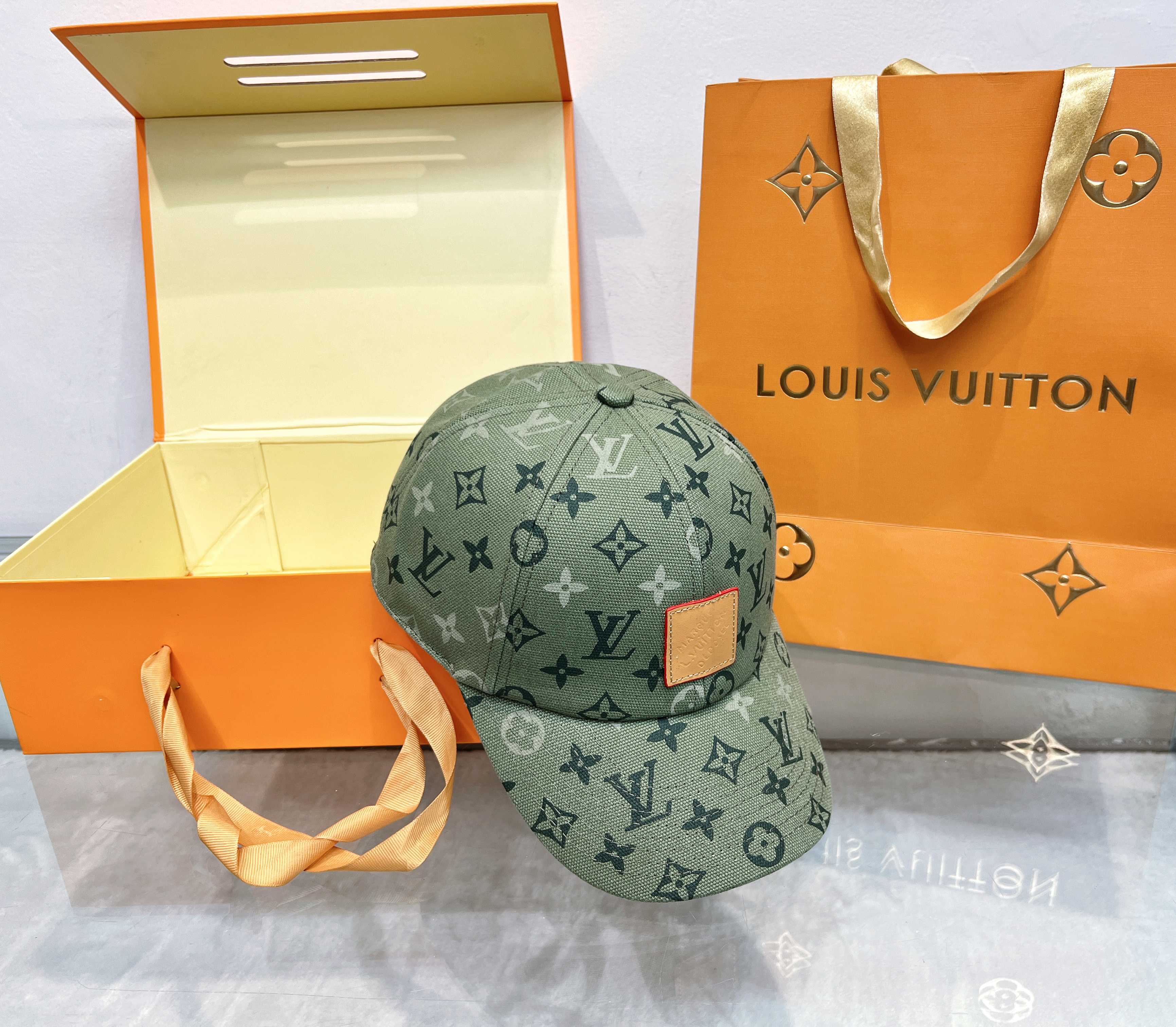 M1X36E20 Popular hats