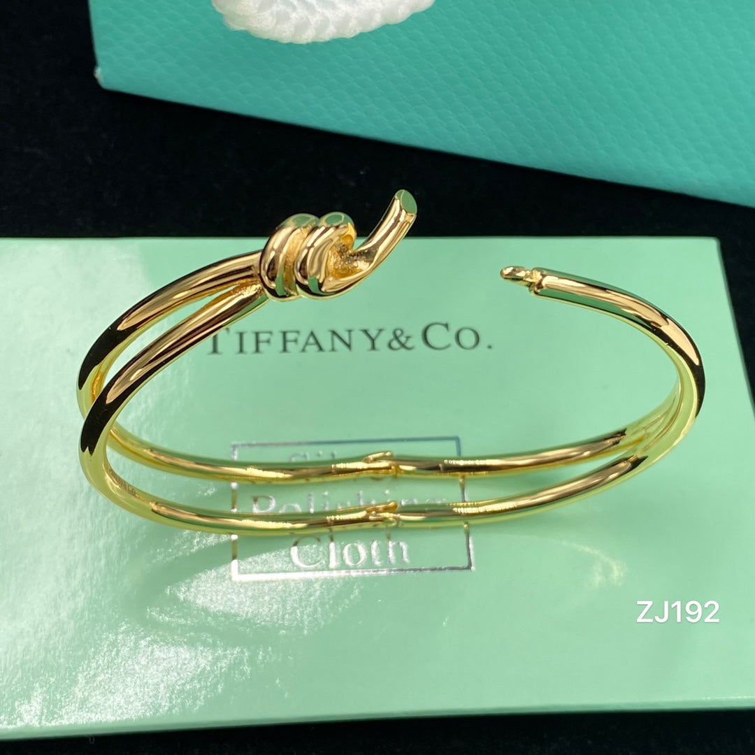 X1Z564T581K  Popular Bracelets