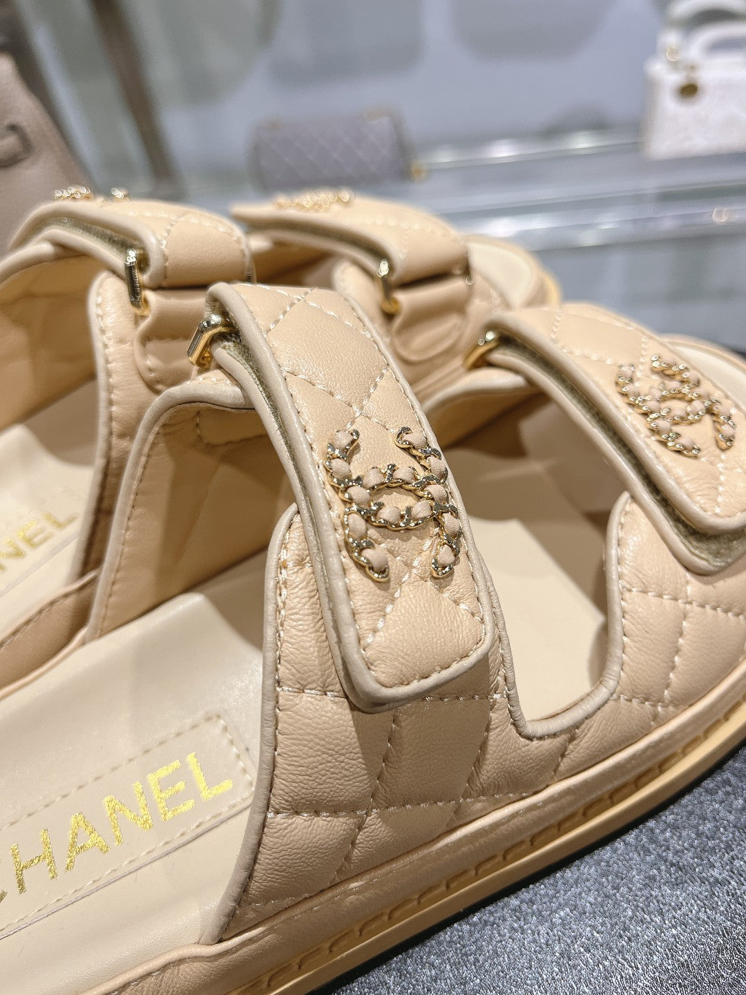 Z2R45C7  Popular leather shoes