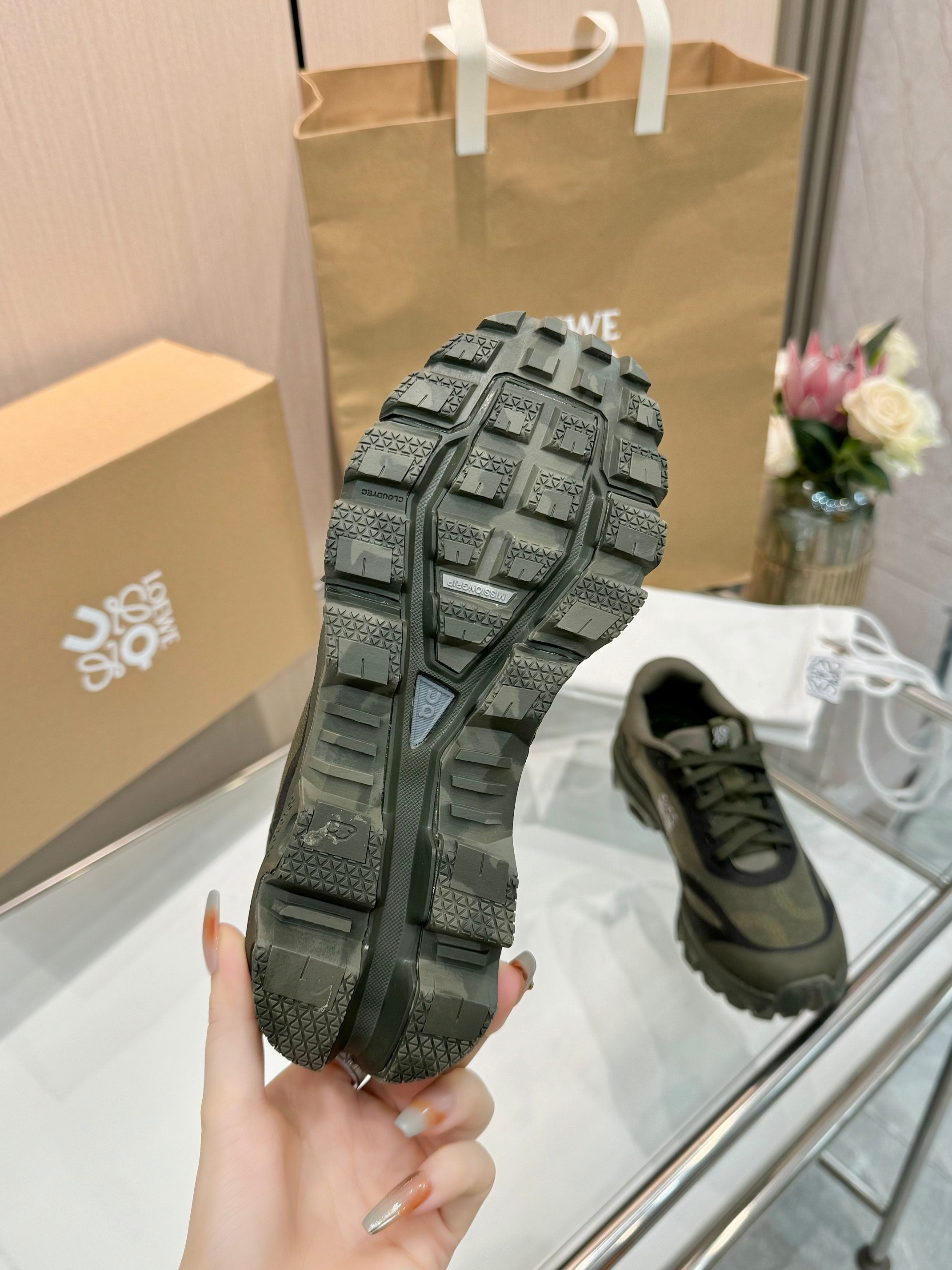 Z1Q95C19  Popular  shoes