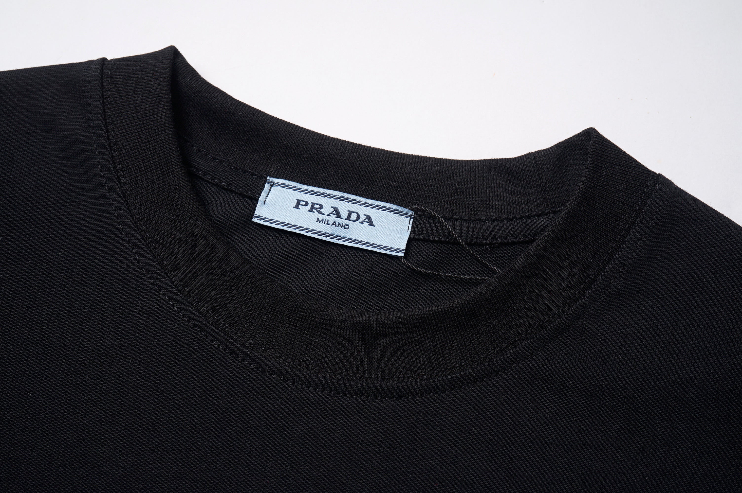 U1R76P52 Popular T-shirts