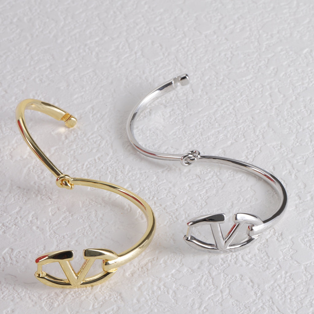X1Z34VL354K  Popular Bracelets