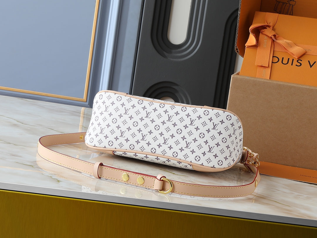 B1R76E49 Popular leather bag