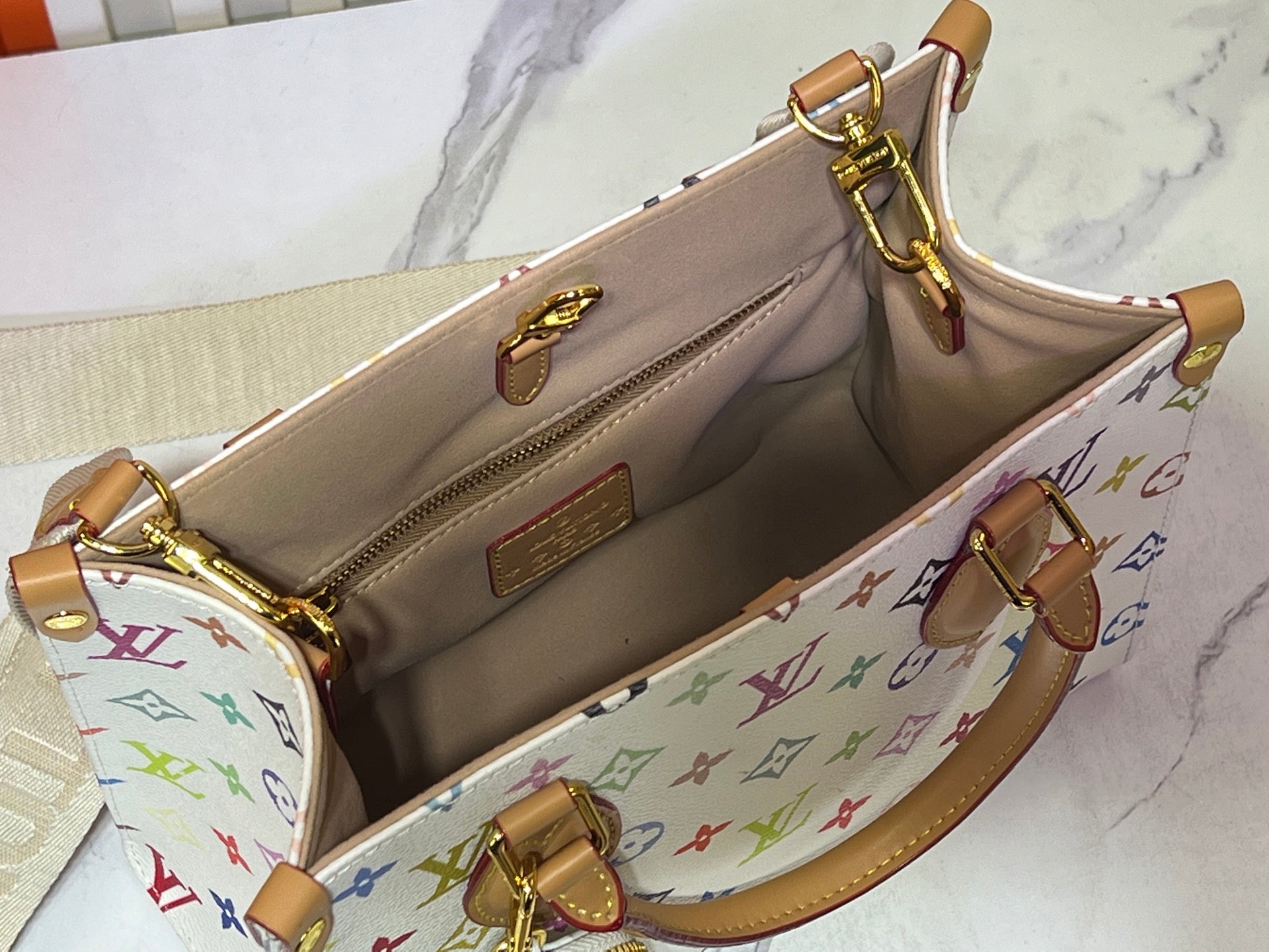 B1W25E92 Popular   leather bag