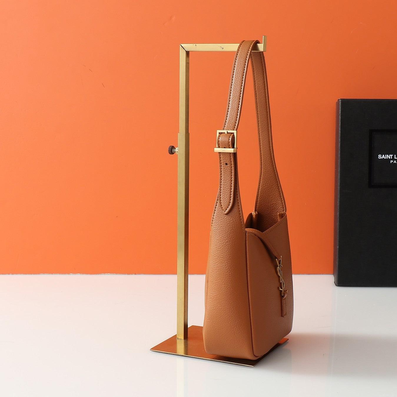 B1N165SL116 Popular  leather bag